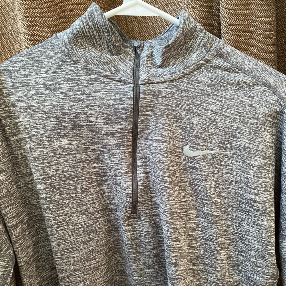 NIKE : Element 1/4 Zip Dri Fit Pullover